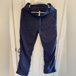 Lululemon Navy Dance Pants size 6 great condition